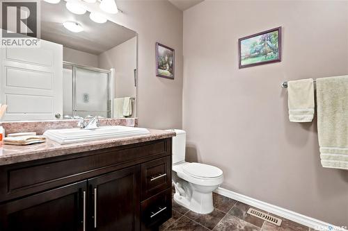 104 4100 Sandhill Crescent, Regina, SK - Indoor Photo Showing Bathroom