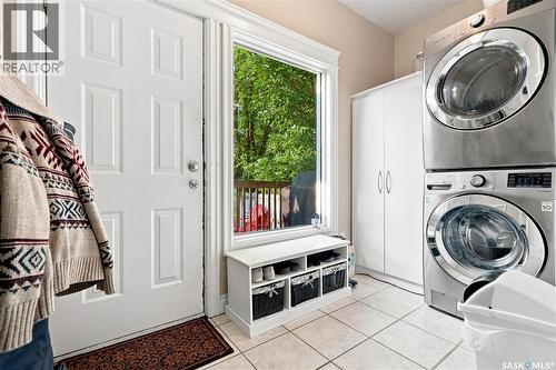 704 32Nd Street W, Saskatoon, SK - Indoor Photo Showing Laundry Room