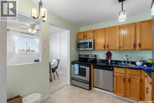 701 430 5Th Avenue N, Saskatoon, SK - Indoor Photo Showing Kitchen
