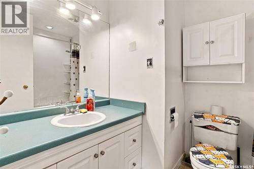 610 Acadia Drive, Saskatoon, SK - Indoor Photo Showing Bathroom