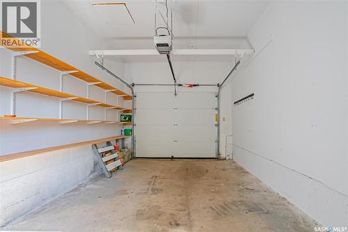 610 Acadia Drive, Saskatoon, SK - Indoor Photo Showing Garage
