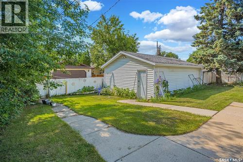 610 Acadia Drive, Saskatoon, SK - Outdoor
