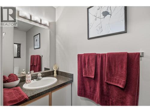 130 Dundas Rd. Road Unit# 5 Lot# 5, Kelowna, BC - Indoor Photo Showing Bathroom