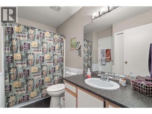 130 Dundas Rd. Road Unit# 5 Lot# 5, Kelowna, BC - Indoor Photo Showing Bathroom