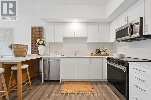 78 - 940 St. David Street N, Centre Wellington (Fergus), ON - Indoor Photo Showing Kitchen With Stainless Steel Kitchen With Upgraded Kitchen