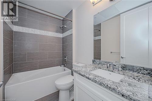 112 King Street E Unit# 806, Hamilton, ON - Indoor Photo Showing Bathroom