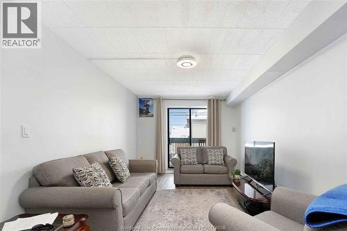 995 Elsmere, Windsor, ON 