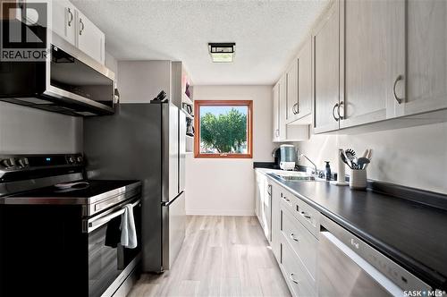 55 Trident Crescent, Saskatoon, SK - Indoor Photo Showing Kitchen