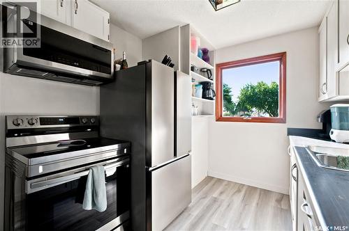 55 Trident Crescent, Saskatoon, SK - Indoor Photo Showing Kitchen