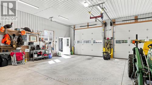 7632 County 9 Road, Clearview, ON - Indoor Photo Showing Garage