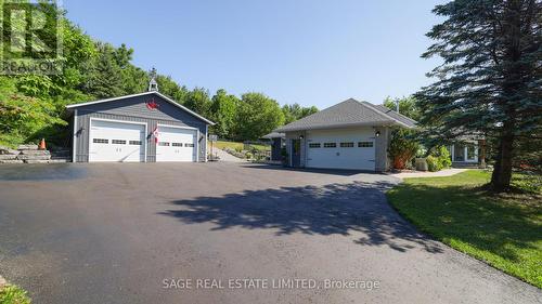 7632 County 9 Road, Clearview, ON - Outdoor