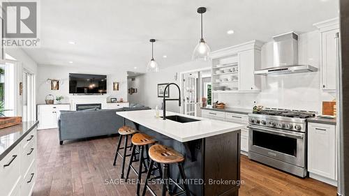 7632 County 9 Road, Clearview, ON - Indoor Photo Showing Kitchen With Upgraded Kitchen