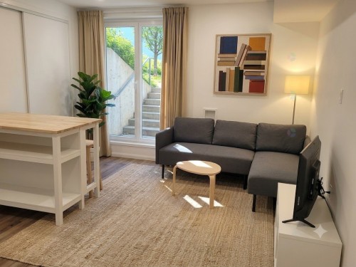 Living Room - 1A-7433 Rue Cartier, Montréal (Villeray/Saint-Michel/Parc-Extension), QC - Indoor Photo Showing Living Room