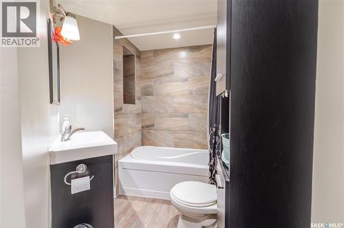 414 Main Street S, Moose Jaw, SK - Indoor Photo Showing Bathroom