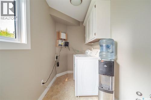 414 Main Street S, Moose Jaw, SK - Indoor Photo Showing Laundry Room