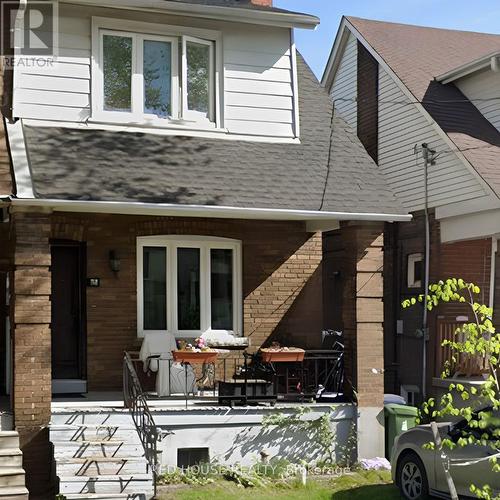 32 GLEBEHOLME BOULEVARD , Toronto, Ontario M4J 1S4