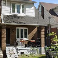 32 GLEBEHOLME BOULEVARD Toronto, ON M4J 1S4