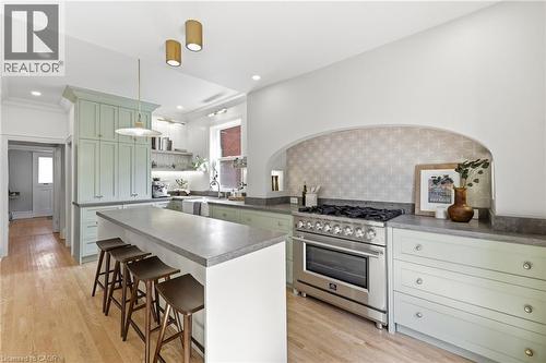 70 Gage Avenue S, Hamilton, ON - Indoor Photo Showing Kitchen