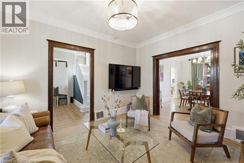 70 Gage Avenue S, Hamilton, ON - Indoor Photo Showing Living Room