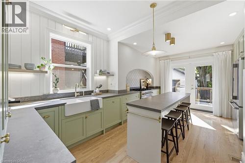 70 Gage Avenue S, Hamilton, ON - Indoor Photo Showing Kitchen With Upgraded Kitchen