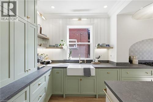 70 Gage Avenue S, Hamilton, ON - Indoor Photo Showing Kitchen