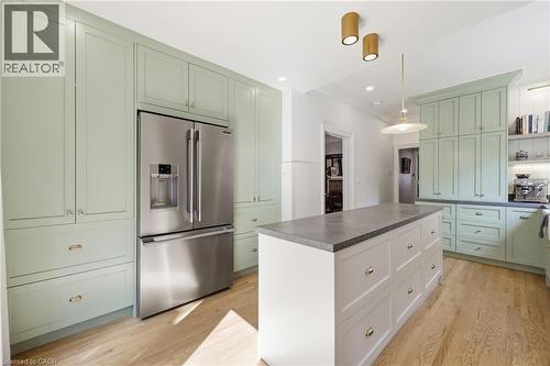 70 Gage Avenue S, Hamilton, ON - Indoor Photo Showing Kitchen With Upgraded Kitchen