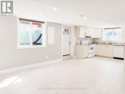 735 BORTHWICK AVENUE Ottawa, ON K1K 2M3