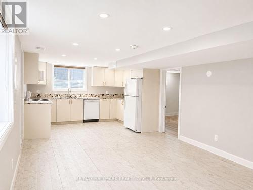 735 Borthwick Avenue, Ottawa, ON - Indoor Photo Showing Kitchen