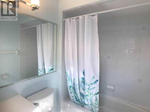 5252 Bushelgrove Circle, Mississauga, ON - Indoor Photo Showing Bathroom