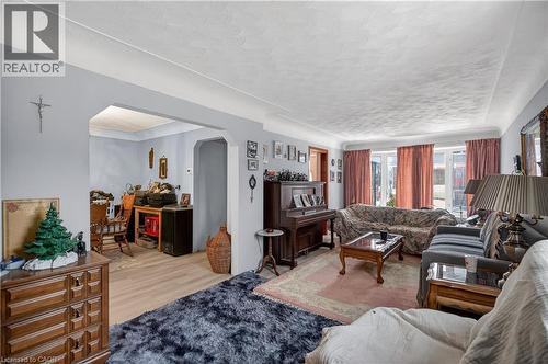 312 East 12Th Street, Hamilton, ON - Indoor Photo Showing Living Room