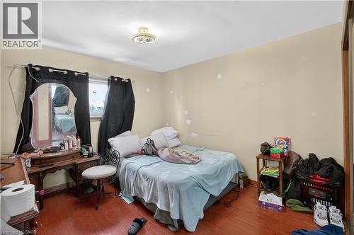 312 East 12Th Street, Hamilton, ON - Indoor Photo Showing Bedroom
