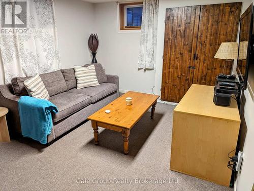 64 Bentley Lake Loop, Faraday, ON - Indoor Photo Showing Living Room