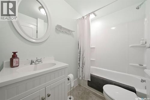 513 1St Street E, Hepburn, SK - Indoor Photo Showing Bathroom