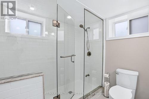 18 Spencely Court, Toronto, ON - Indoor Photo Showing Bathroom
