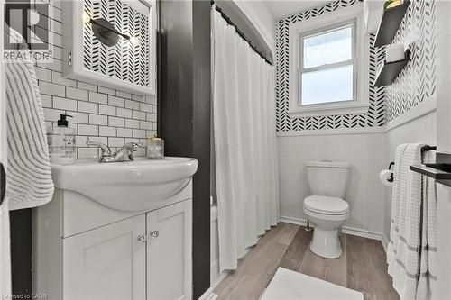 38 Alexandra Boulevard, St. Catharines, ON - Indoor Photo Showing Bathroom