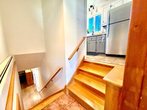 Escalier - 220 Ch. Central, Les Îles-De-La-Madeleine, QC - Indoor Photo Showing Other Room