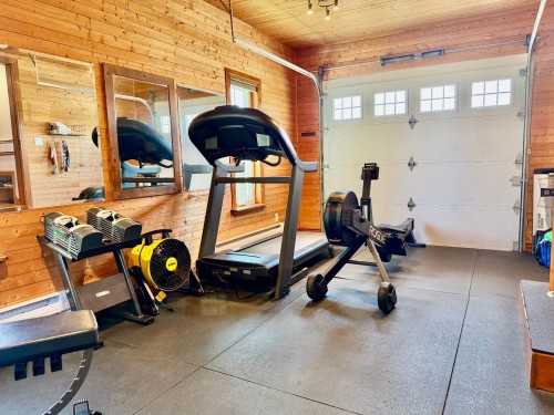Salle d'exercice - 220 Ch. Central, Les Îles-De-La-Madeleine, QC - Indoor Photo Showing Gym Room