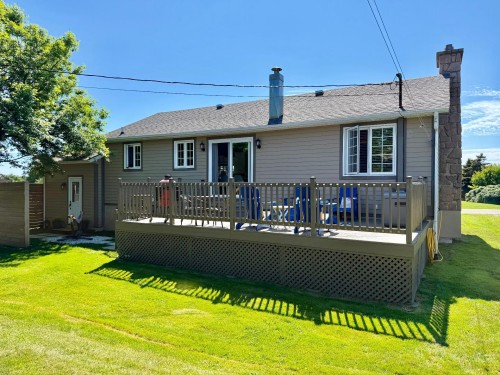 Face arrière - 220 Ch. Central, Les Îles-De-La-Madeleine, QC - Outdoor With Deck Patio Veranda