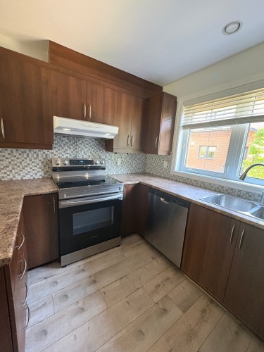 Cuisine - 241 Rue De Cherbourg, Candiac, QC - Indoor Photo Showing Kitchen