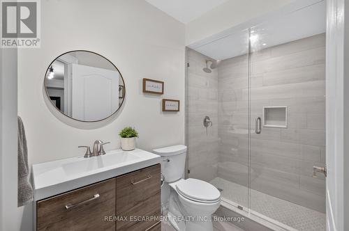 2050 15 Side Road Side Road, Milton, ON - Indoor Photo Showing Bathroom