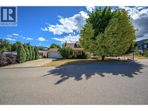 7807 Corona Court, Coldstream, BC - Outdoor