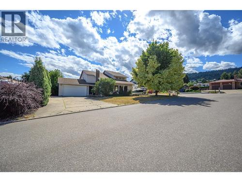 7807 Corona Court, Coldstream, BC - Outdoor