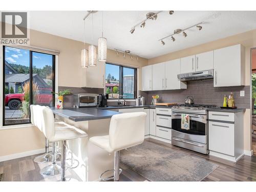 7807 Corona Court, Coldstream, BC - Indoor Photo Showing Other Room