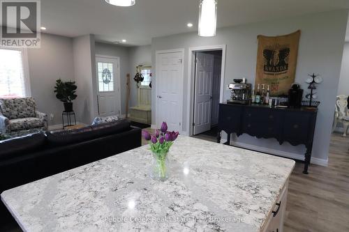 179 Lake Breeze Drive, Ashfield-Colborne-Wawanosh (Colborne), ON - Indoor Photo Showing Living Room