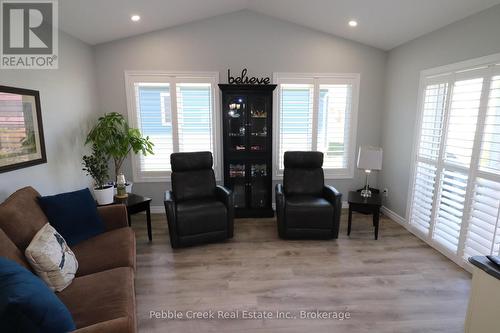 179 Lake Breeze Drive, Ashfield-Colborne-Wawanosh (Colborne), ON - Indoor Photo Showing Living Room