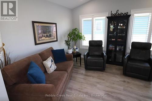 179 Lake Breeze Drive, Ashfield-Colborne-Wawanosh (Colborne), ON - Indoor Photo Showing Living Room