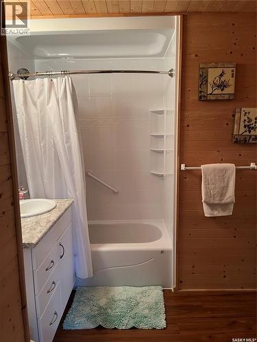 912 107Th Avenue, Tisdale, SK - Indoor Photo Showing Bathroom