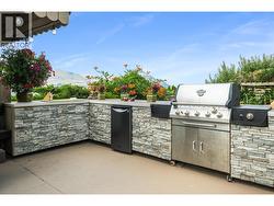 BBQ Area and Patio - 
