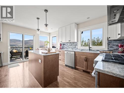 Kitchen - 4119 15 Avenue, Vernon, BC - Indoor Photo Showing Kitchen With Double Sink With Upgraded Kitchen
