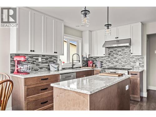 Kitchen - 4119 15 Avenue, Vernon, BC - Indoor Photo Showing Kitchen With Upgraded Kitchen